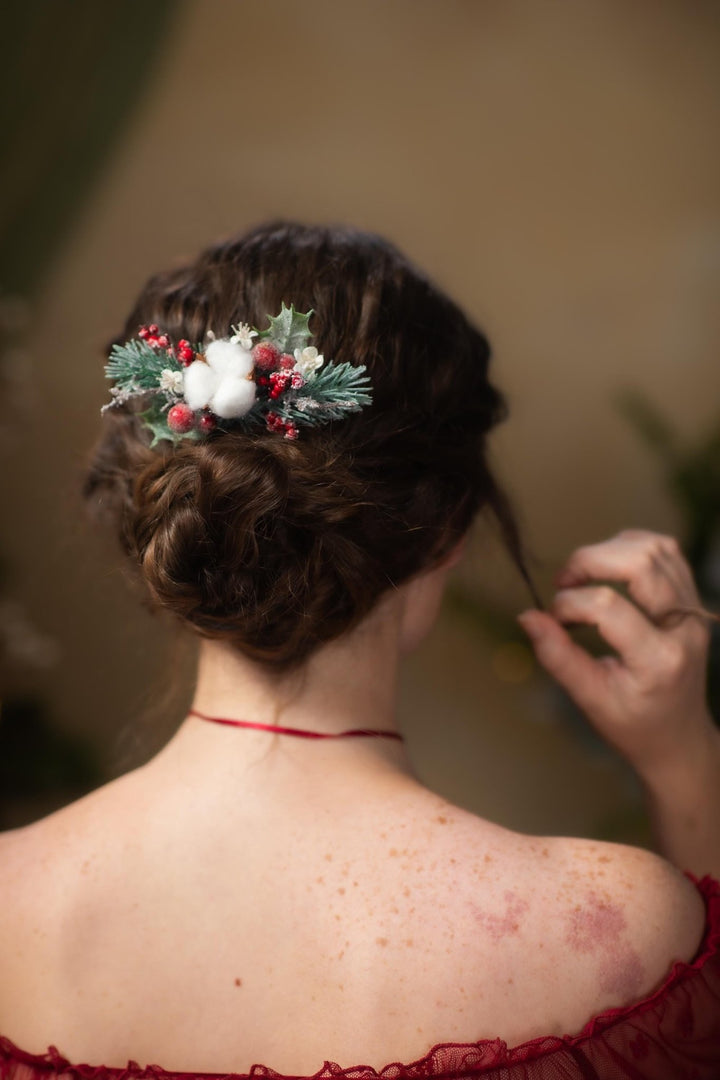 Winter Wedding Hair Comb – Christmas Cotton Flower & Red Berry Hairpiece – handmade floral hair accessory by magaela
