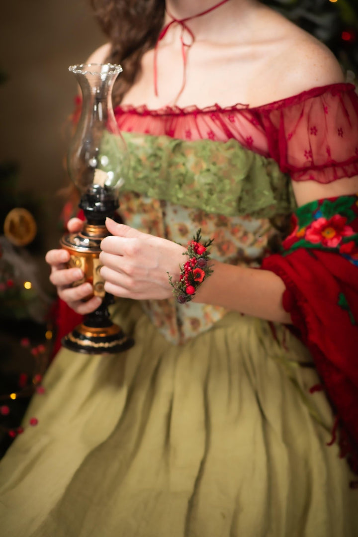 Red Christmas Floral Bracelet: Poppy & Berries Xmas Party Jewelry – handmade floral hair accessory by magaela
