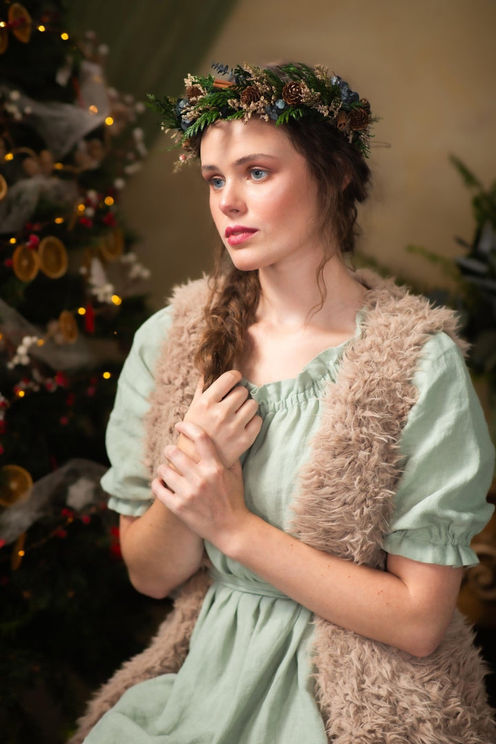 Woodland Hair Wreath: Boho Winter Wedding Headpiece – handmade floral hair accessory by magaela