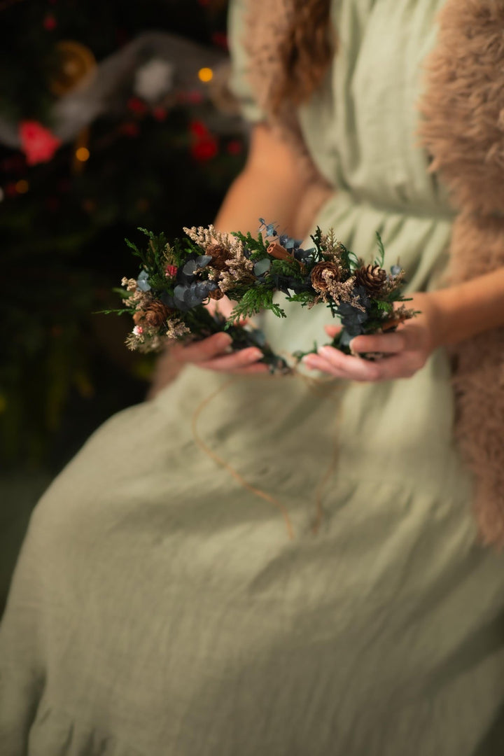Woodland Hair Wreath: Boho Winter Wedding Headpiece – handmade floral hair accessory by magaela