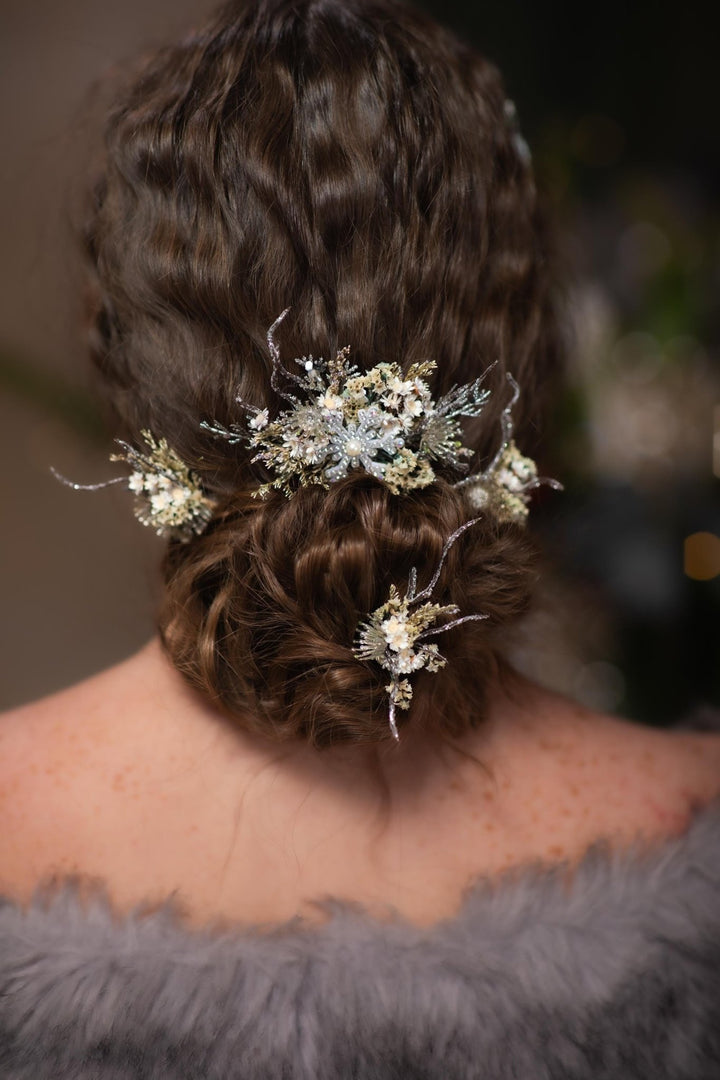 Winter Wedding Hair Comb & Pins: Glam Snowflake Bridal Hairstyle – handmade floral hair accessory by magaela