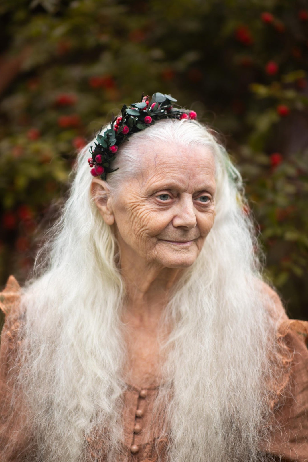 Red Berry Christmas Headband – Holiday Winter Berry Crown – handmade floral hair accessory by magaela