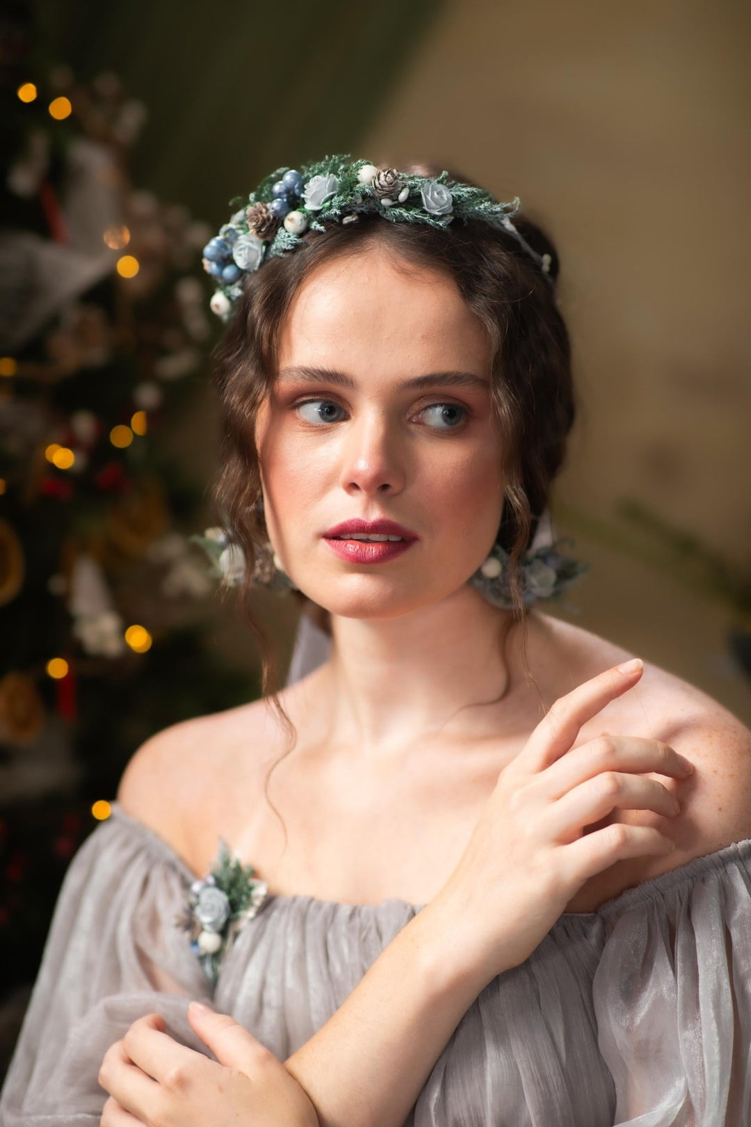 Winter Woodland Brooch: Pine Cones & Berries Christmas Accessory – handmade floral hair accessory by magaela