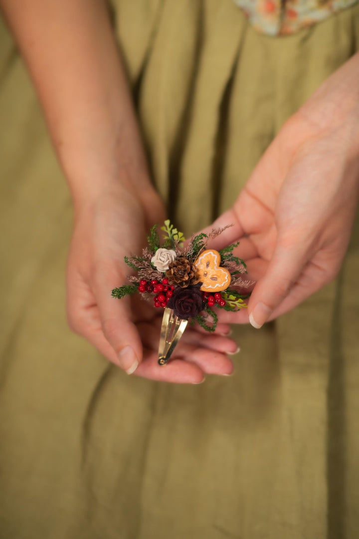 Christmas Flower Hair Clip: Gingerbread Heart, Winter Wedding Accessory – handmade floral hair accessory by magaela