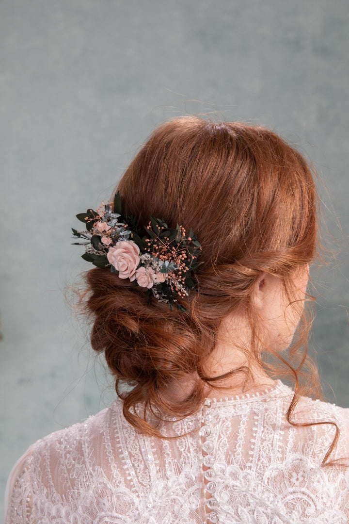 Peach Rose Hair Comb: Romantic Bridal Flower Hairpiece – handmade floral hair accessory by magaela