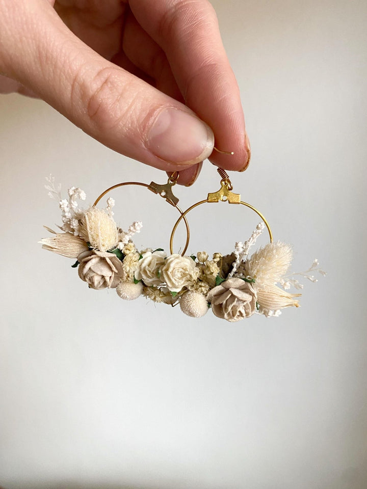 Rustic Flower Hoop Earrings: Beige Bridal Jewelry – handmade floral hair accessory by magaela