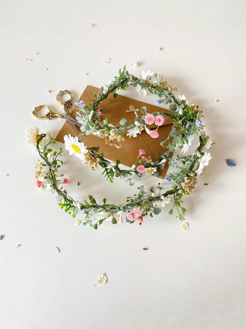 Daisy Wedding Hair Garland: Bendable Bridal Flower Vine – handmade floral hair accessory by magaela