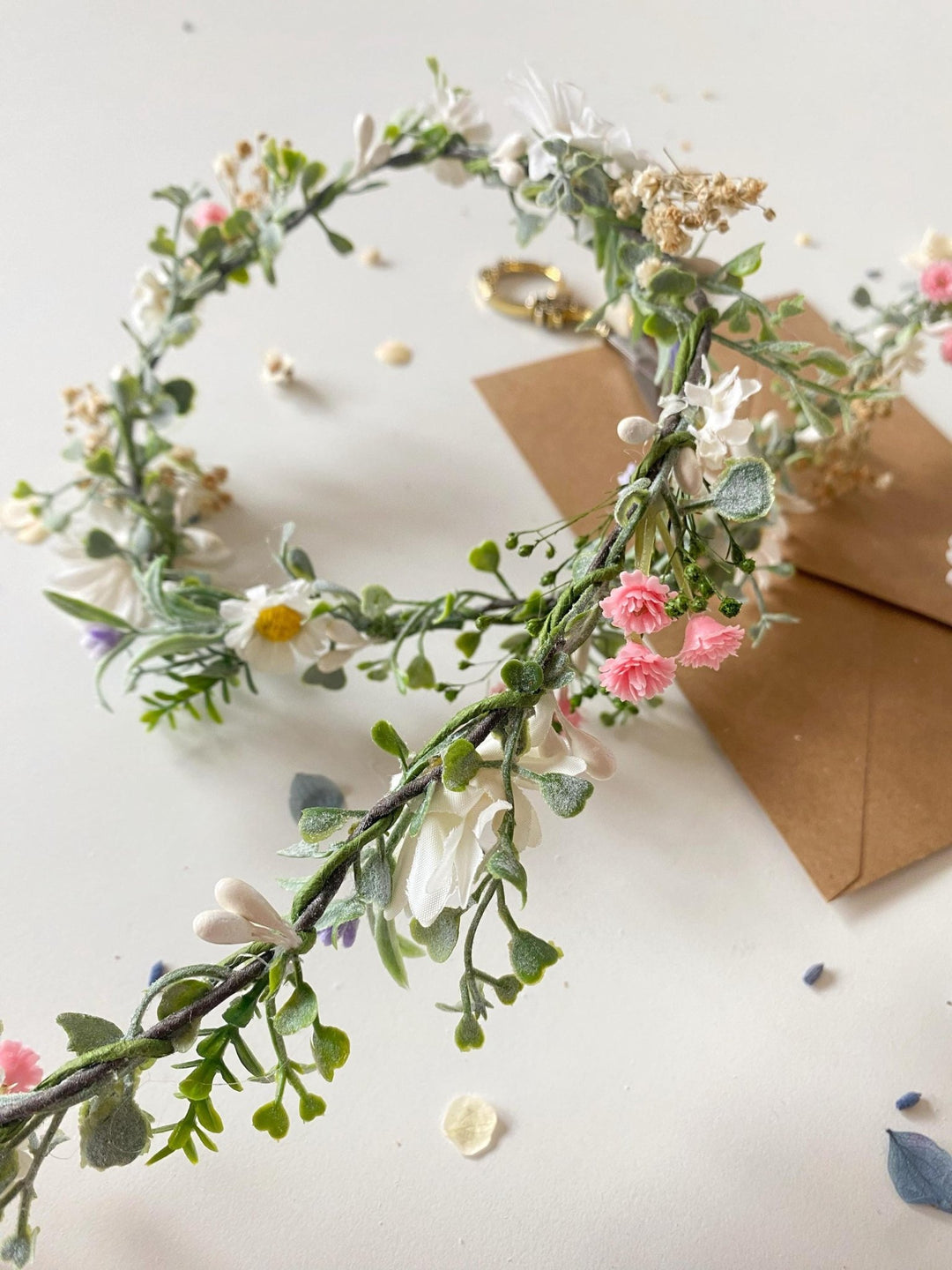 Daisy Wedding Hair Garland: Bendable Bridal Flower Vine – handmade floral hair accessory by magaela