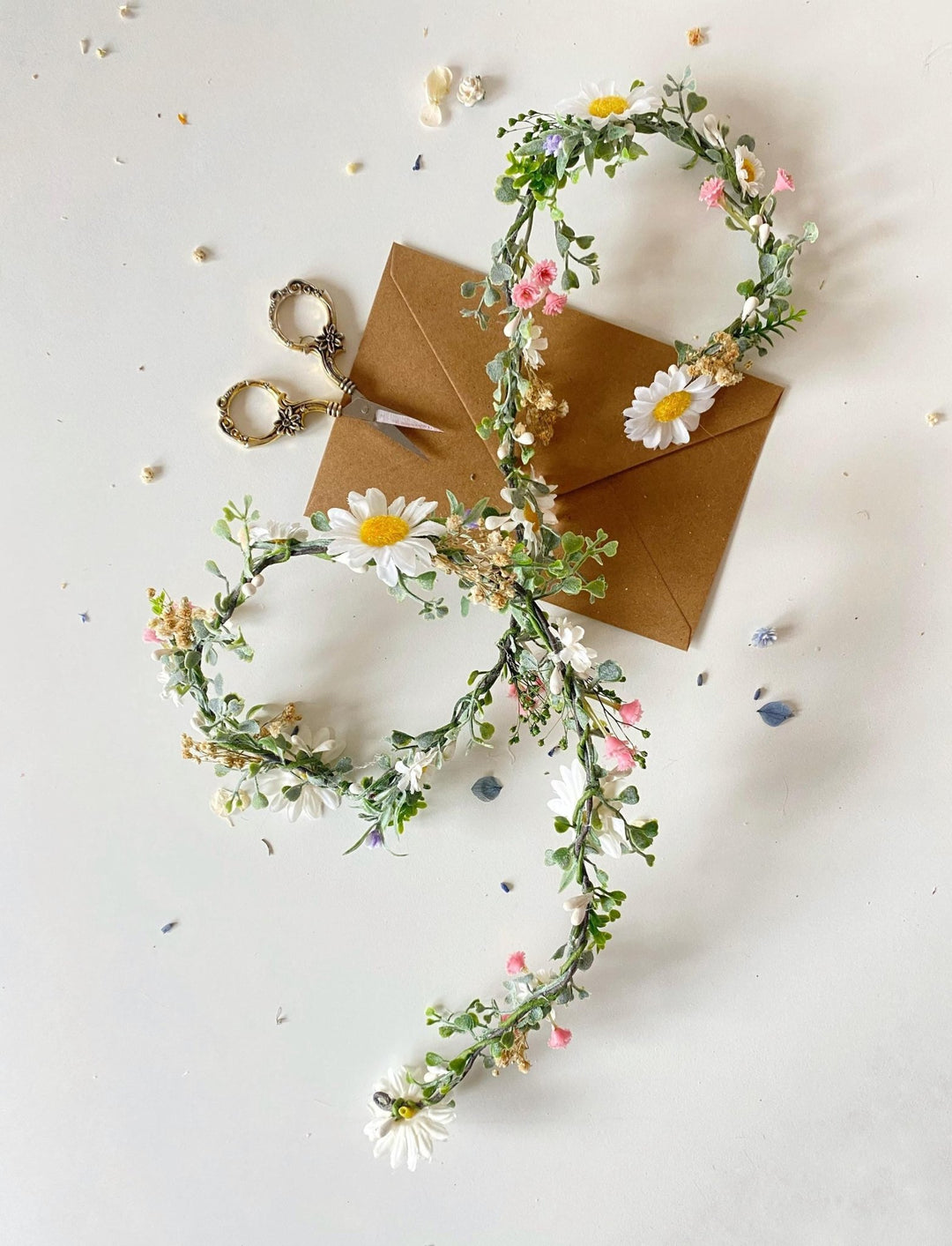 Daisy Wedding Hair Garland: Bendable Bridal Flower Vine – handmade floral hair accessory by magaela