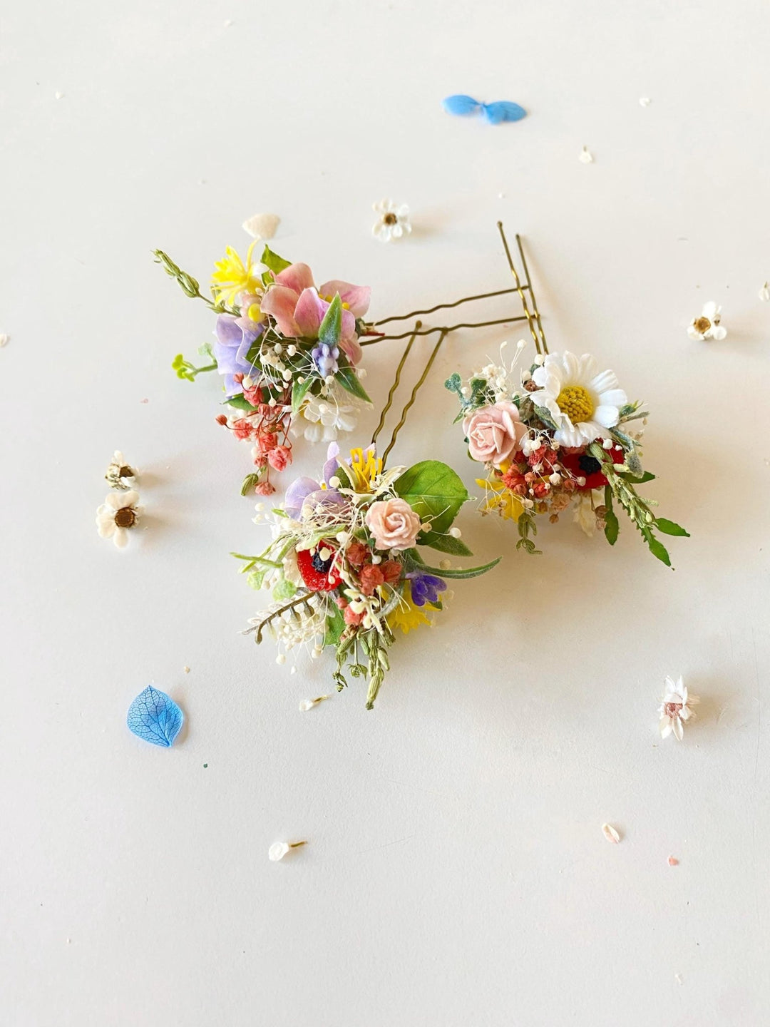Meadow Flower Hairpins, Bridal Daisy Bobby Pins – handmade floral hair accessory by magaela