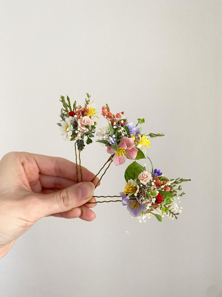 Meadow Flower Hairpins, Bridal Daisy Bobby Pins – handmade floral hair accessory by magaela