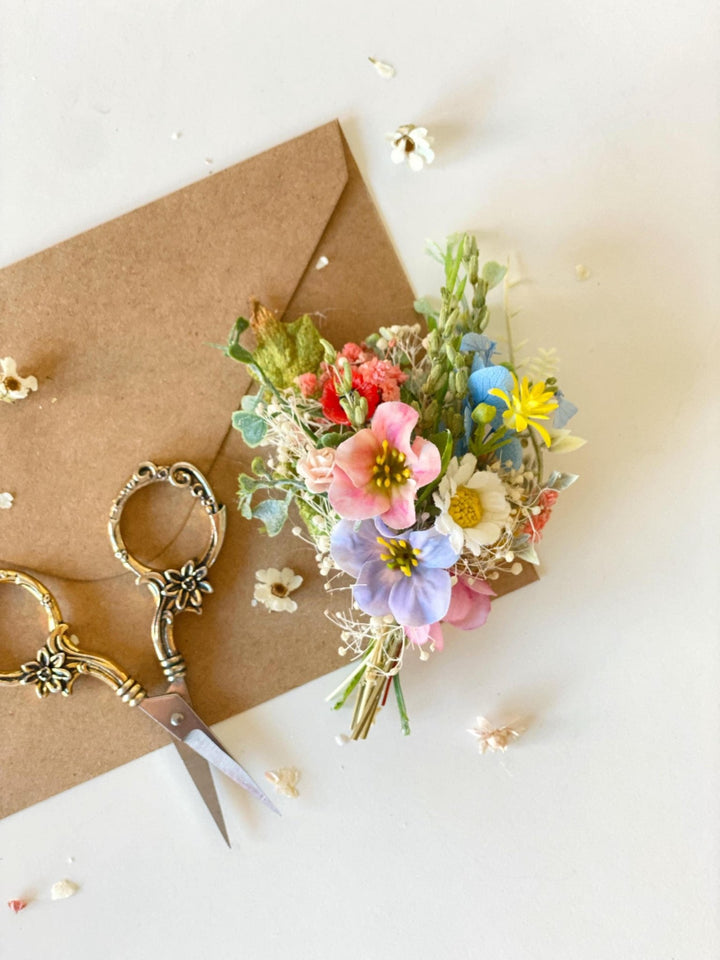 Spring Flower Boutonniere: Colorful Wildflower Groom Corsage – handmade floral hair accessory by magaela