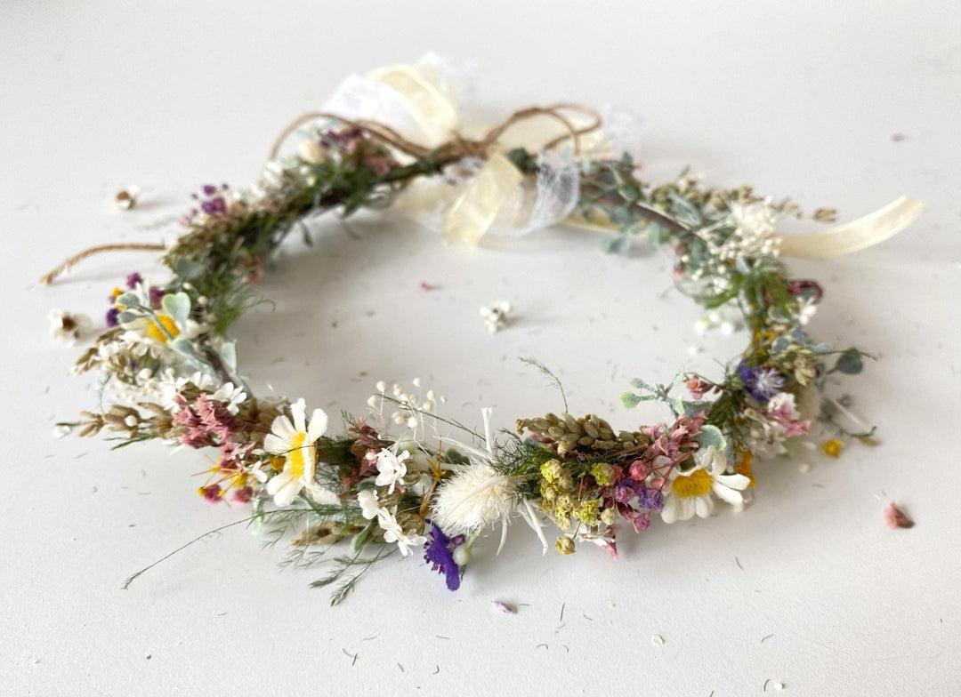 Daisy Flower Crown: Boho Garden Wedding Headpiece – handmade floral hair accessory by magaela