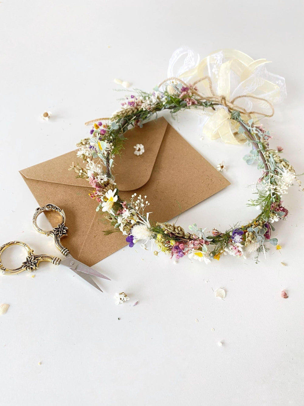 Daisy Flower Crown: Boho Garden Wedding Headpiece – handmade floral hair accessory by magaela