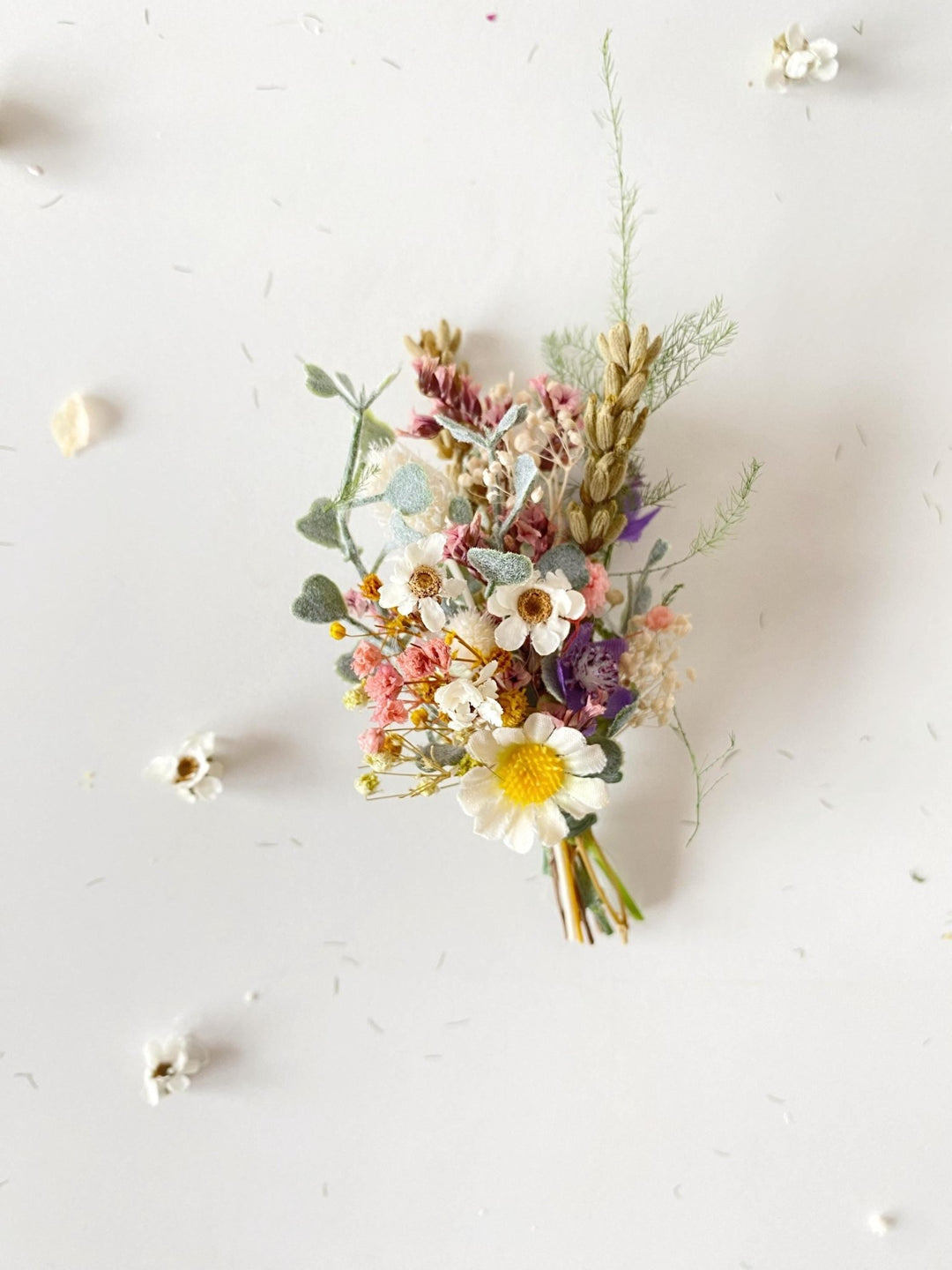 Meadow Flower Boutonniere: Colorful Wildflower Groom Corsage – handmade floral hair accessory by magaela