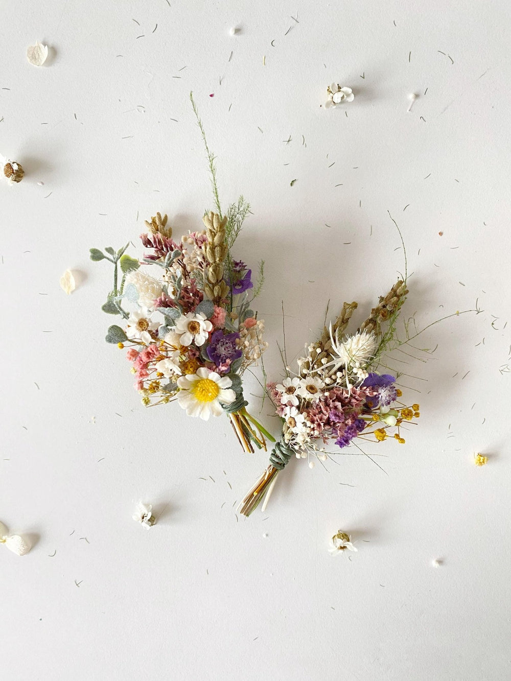 Meadow Flower Boutonniere: Colorful Wildflower Groom Corsage – handmade floral hair accessory by magaela