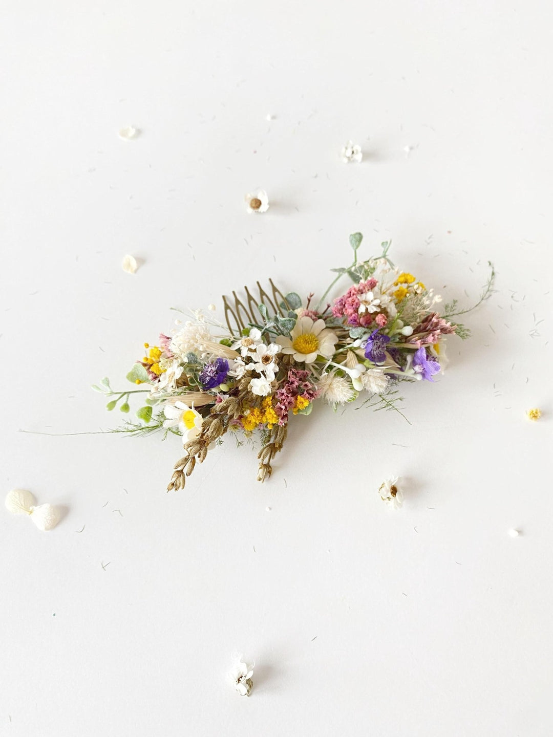 Wildflower Bridal Hair Comb – Meadow Daisy Hairpiece, Rustic Boho Wedding Hair Accessory – handmade floral hair accessory by magaela