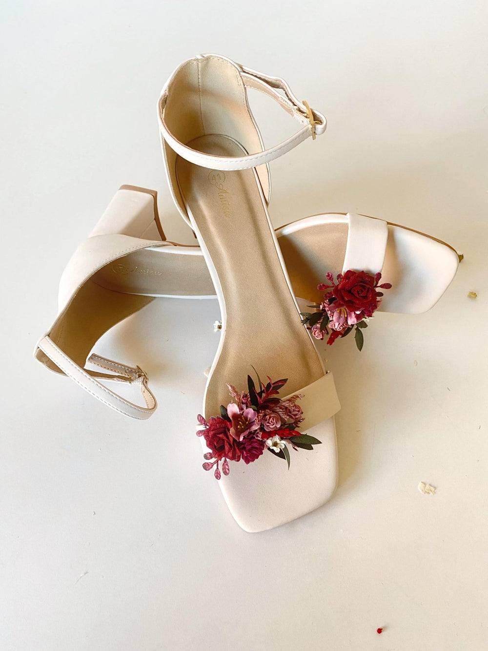 Burgundy Flower Shoe Clips: Boho Wedding Floral Decoration – handmade floral hair accessory by magaela