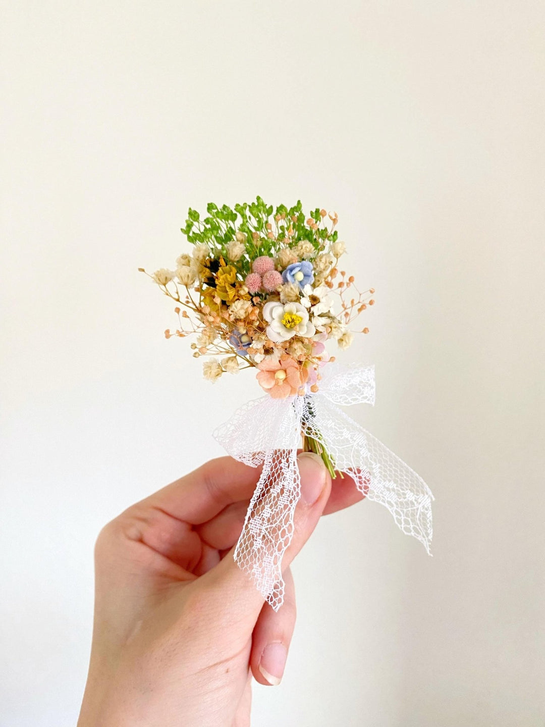 Meadow Flower Boutonniere: Colorful Pastel Wedding Corsage – handmade floral hair accessory by magaela