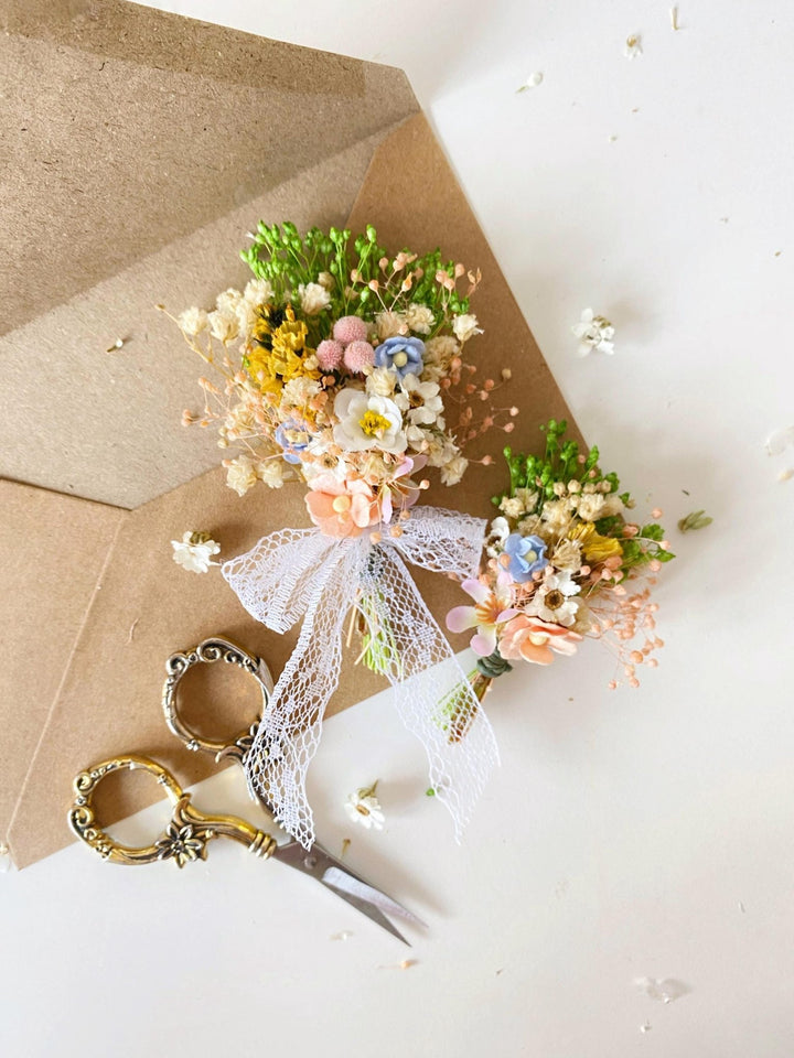 Meadow Flower Boutonniere: Colorful Pastel Wedding Corsage – handmade floral hair accessory by magaela