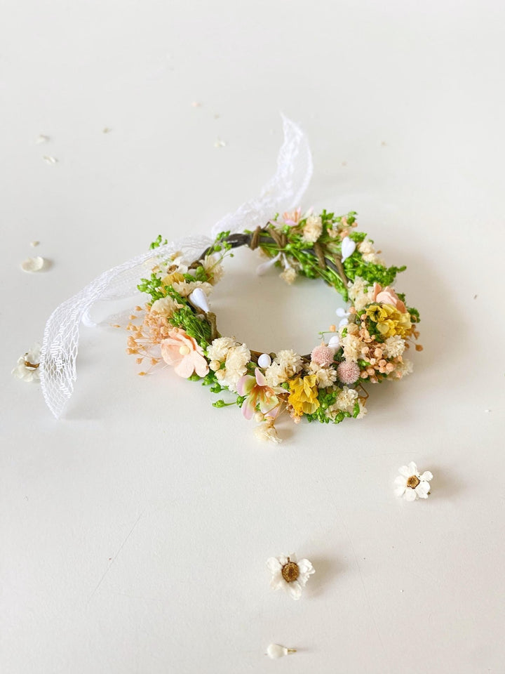 Pastel Flower Bracelet: Romantic Wedding Wrist Corsage – handmade floral hair accessory by magaela