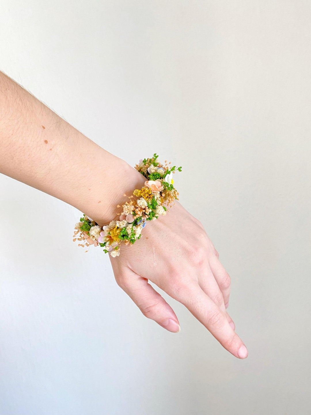 Pastel Flower Bracelet: Romantic Wedding Wrist Corsage – handmade floral hair accessory by magaela