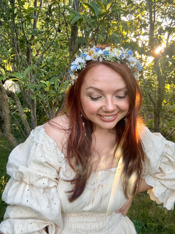 Meadow Flower Headband: White, Blue, & Daisy Bridal Headpiece – handmade floral hair accessory by magaela