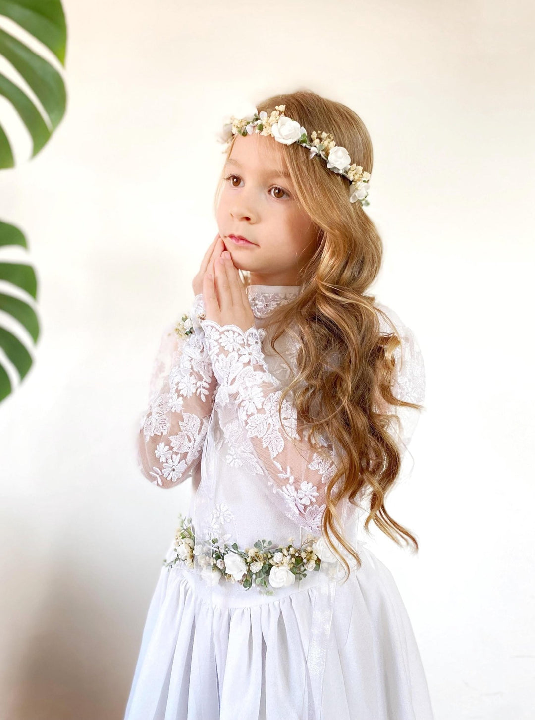 First Communion Set: White Rose Wreath, Flower Belt & Bracelet – handmade floral hair accessory by magaela