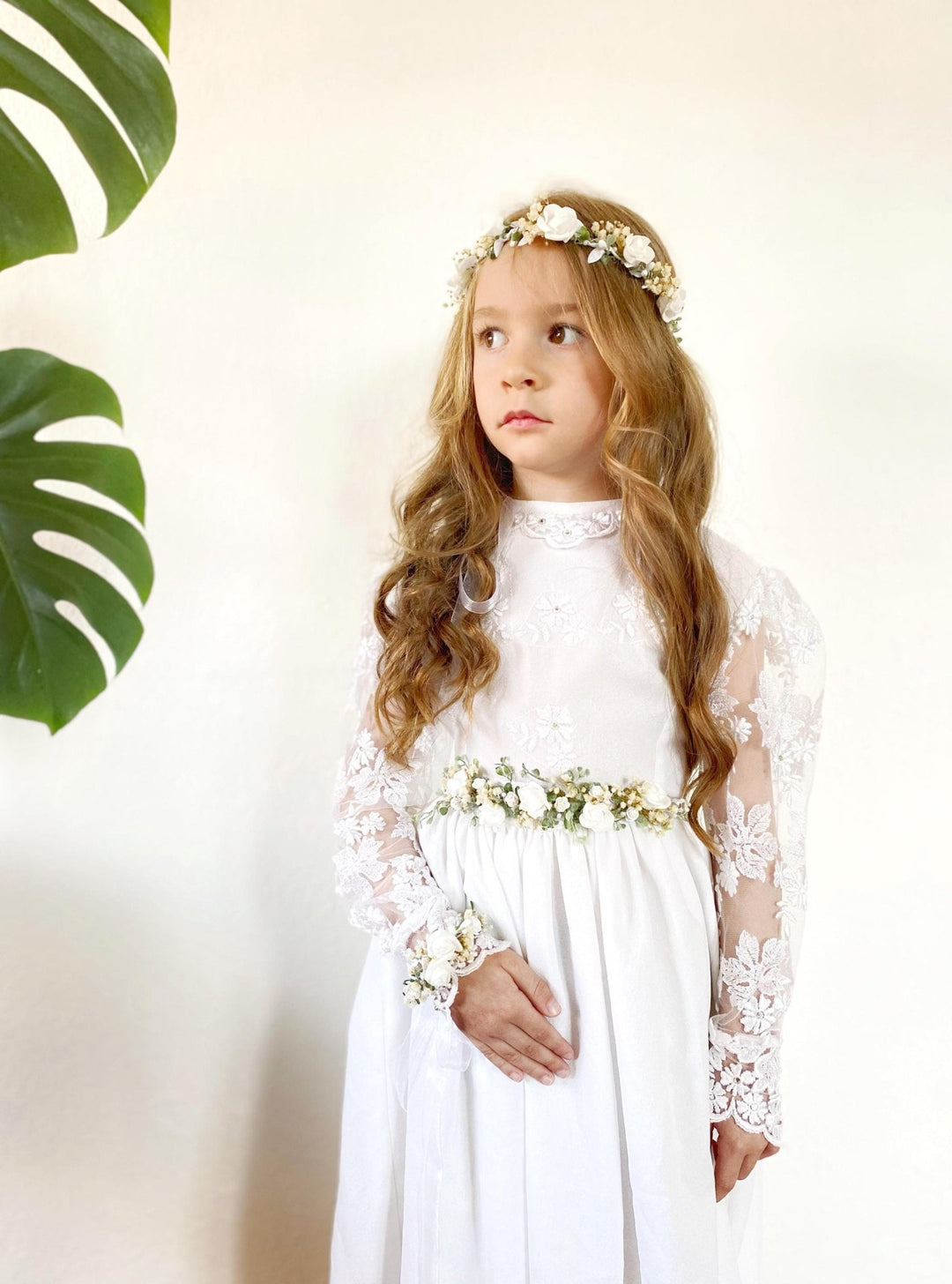 First Communion Set: White Rose Wreath, Flower Belt & Bracelet – handmade floral hair accessory by magaela