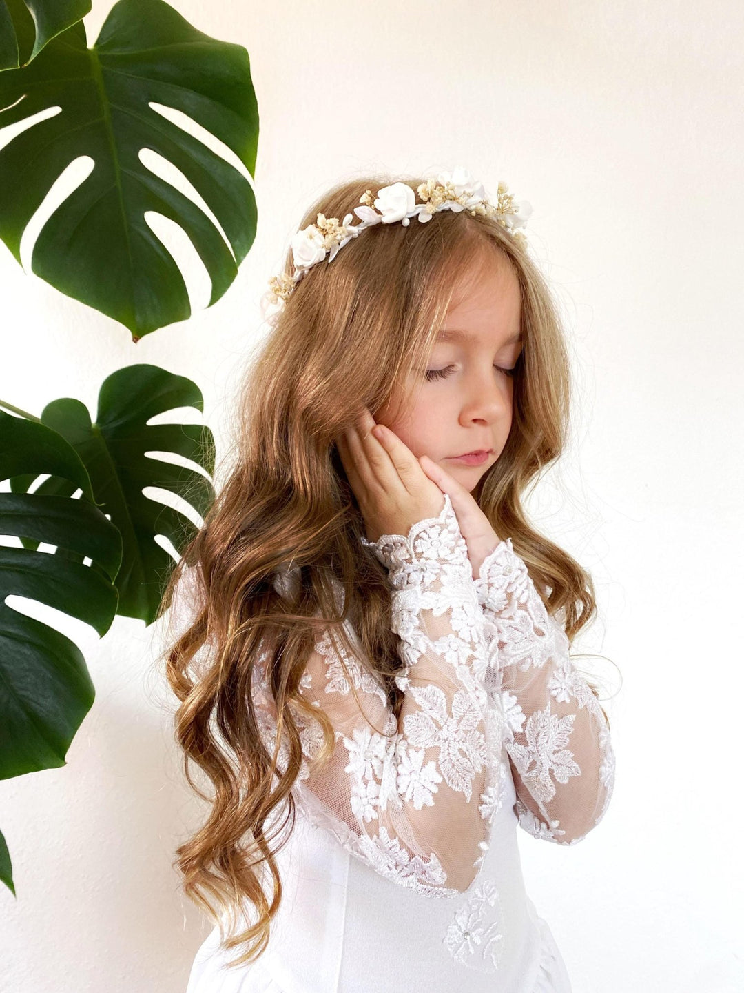 White Flower Girl Crown: First Communion Wreath, Bridesmaid Headpiece – handmade floral hair accessory by magaela