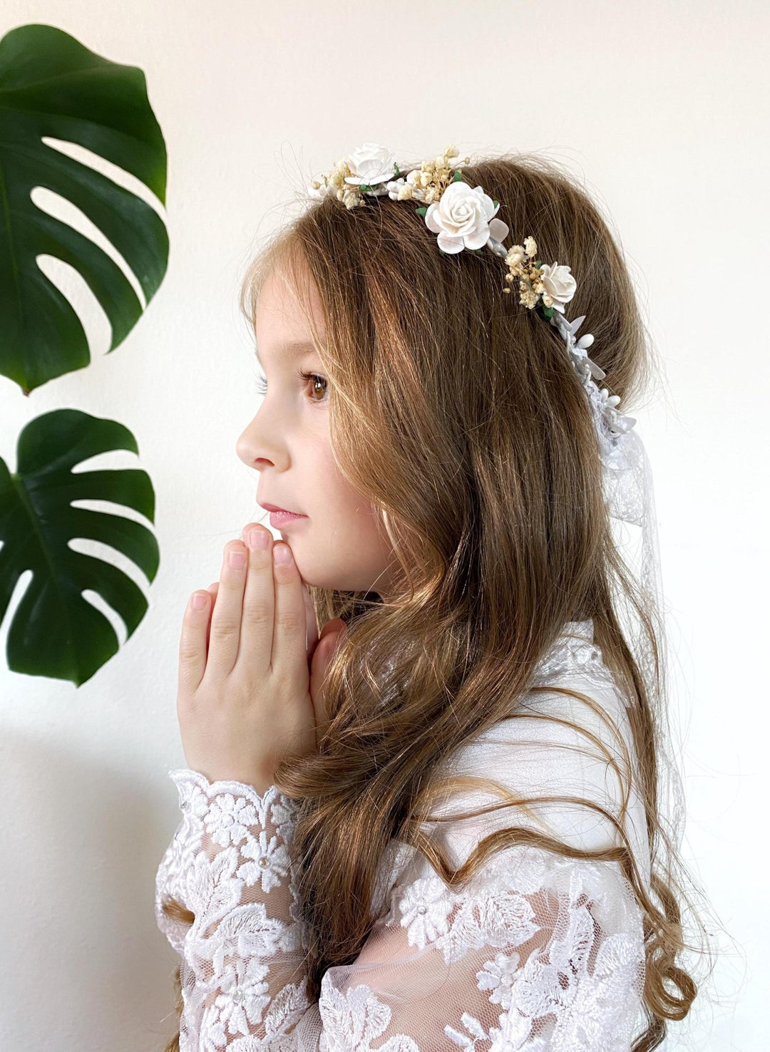 White Rose Flower Crown: First Communion Headpiece – handmade floral hair accessory by magaela