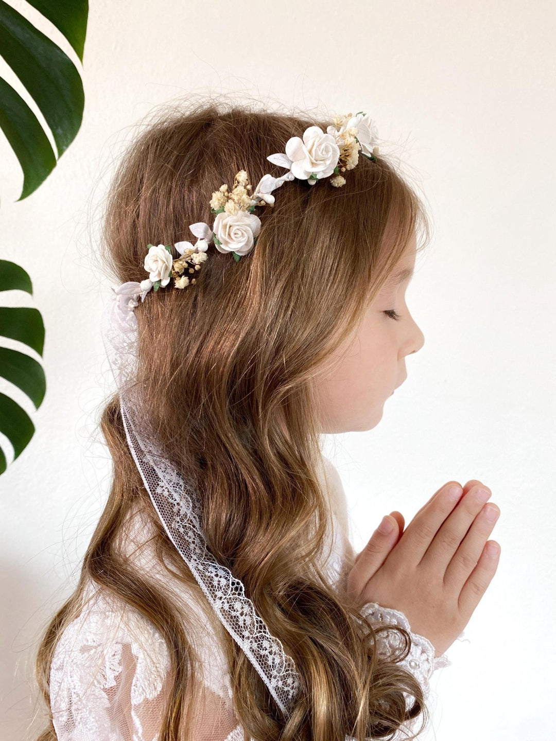 White Rose Flower Crown: First Communion Headpiece – handmade floral hair accessory by magaela