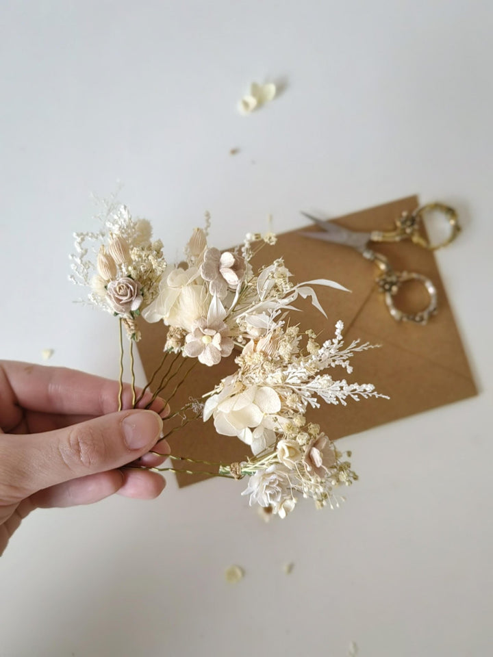 Cream Flower Hairpins: Boho Rustic Wedding Hairstyle – handmade floral hair accessory by magaela