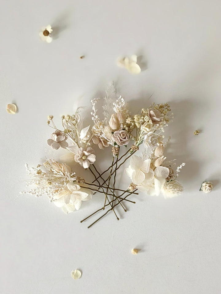 Cream Flower Hairpins: Boho Rustic Wedding Hairstyle – handmade floral hair accessory by magaela