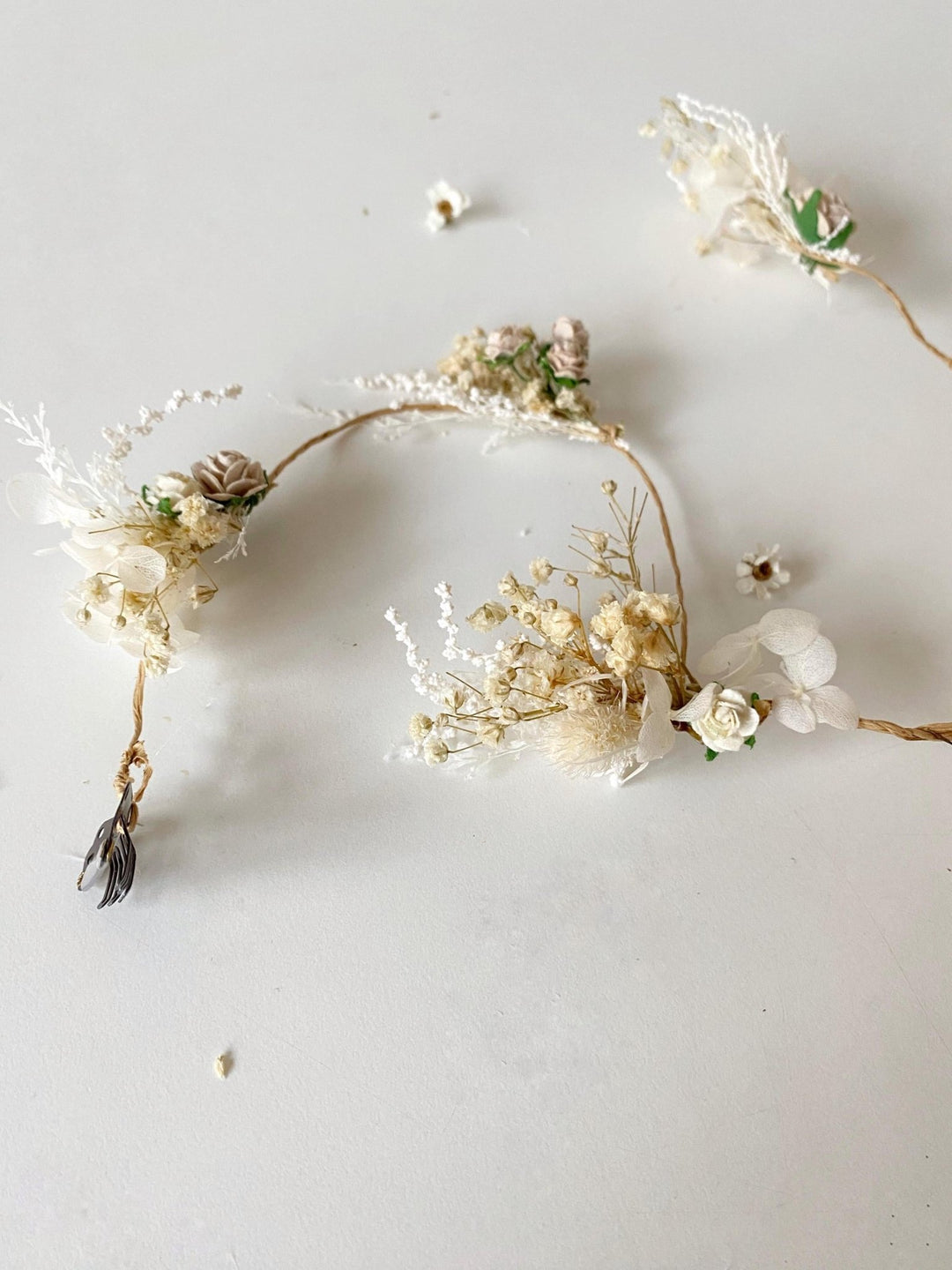 Cream Flower Hair Clip: Boho Rustic Wedding Hairstyle – handmade floral hair accessory by magaela