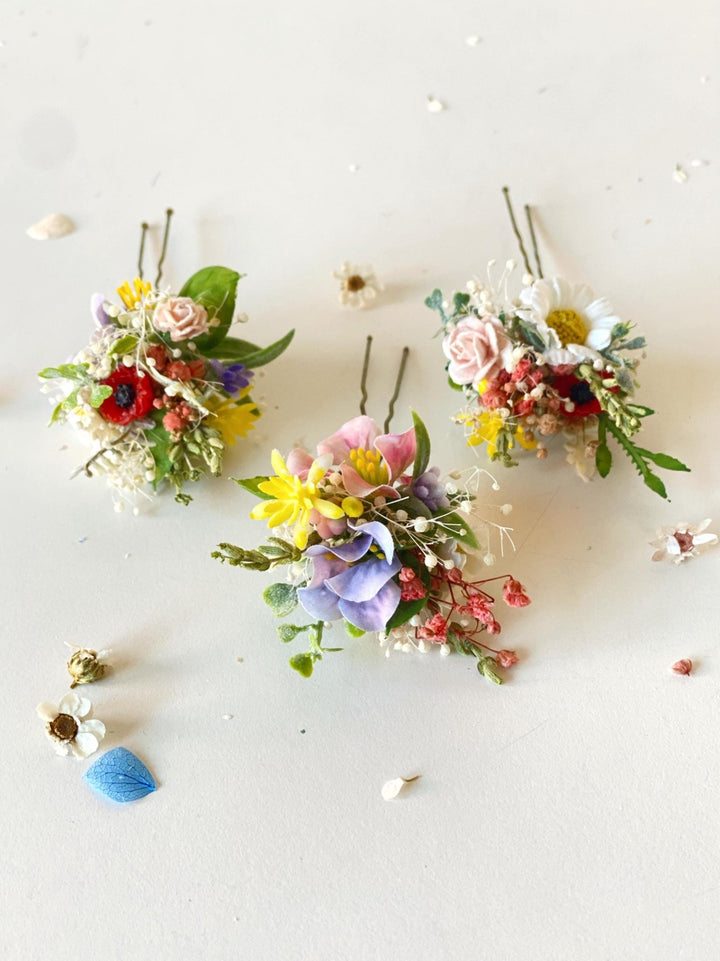 Meadow Flower Hairpins, Bridal Daisy Bobby Pins – handmade floral hair accessory by magaela