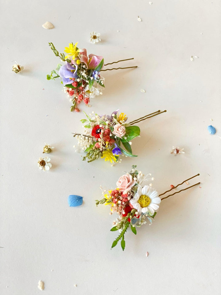 Meadow Flower Hairpins, Bridal Daisy Bobby Pins – handmade floral hair accessory by magaela