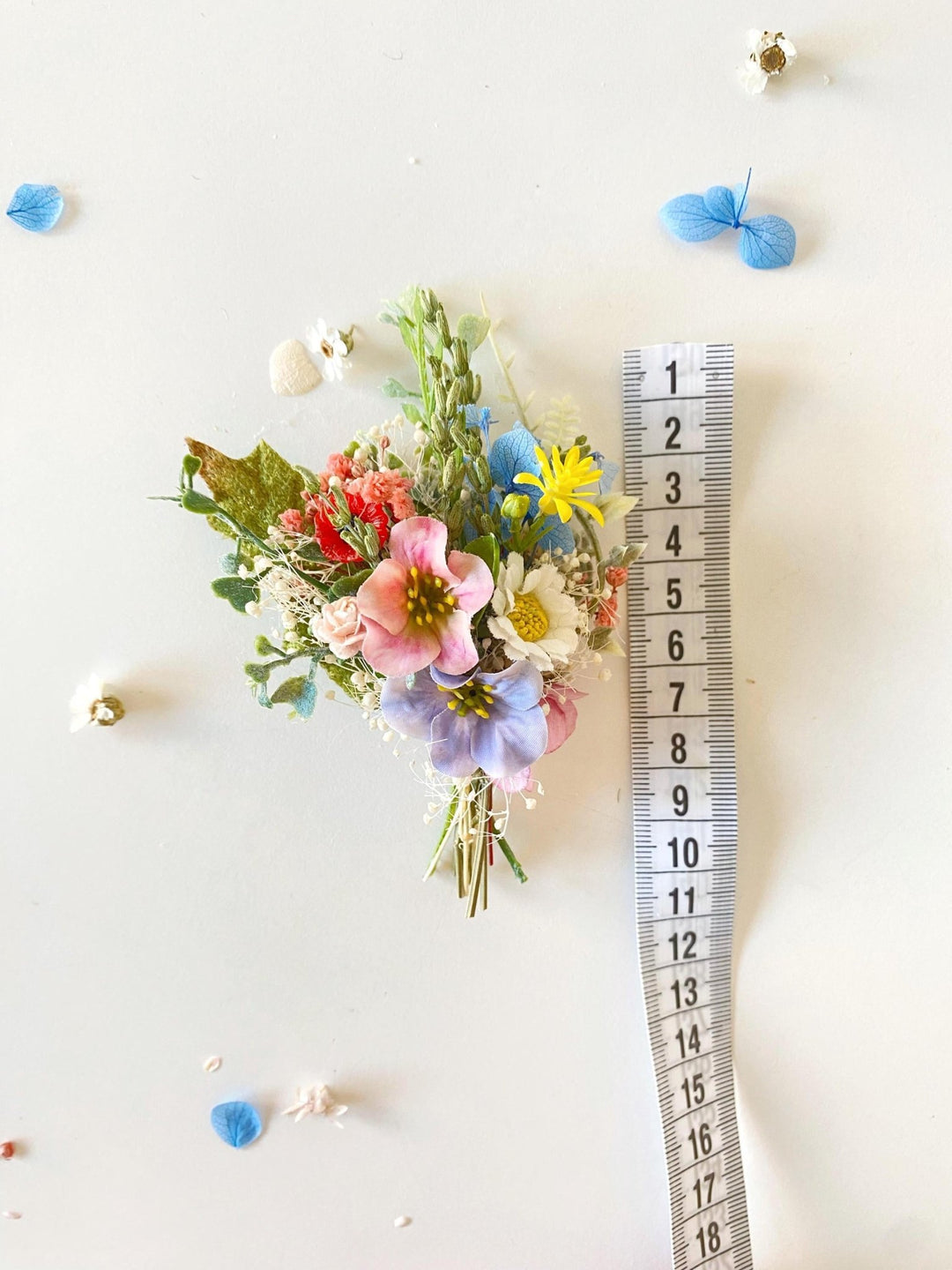 Spring Flower Boutonniere: Colorful Wildflower Groom Corsage – handmade floral hair accessory by magaela