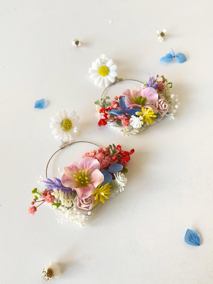 Floral Circle Earrings: Spring Wedding Jewelry, Meadow Design – handmade floral hair accessory by magaela
