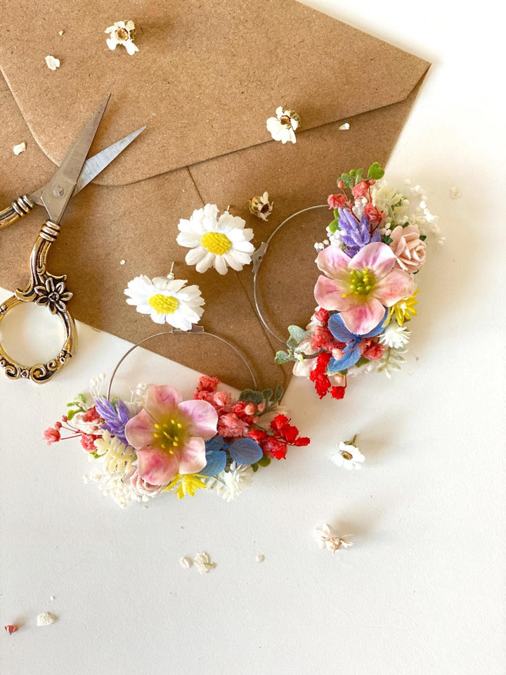 Floral Circle Earrings: Spring Wedding Jewelry, Meadow Design – handmade floral hair accessory by magaela