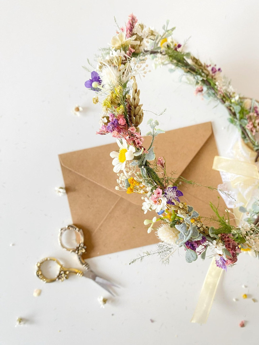 Daisy Flower Crown: Boho Garden Wedding Headpiece – handmade floral hair accessory by magaela
