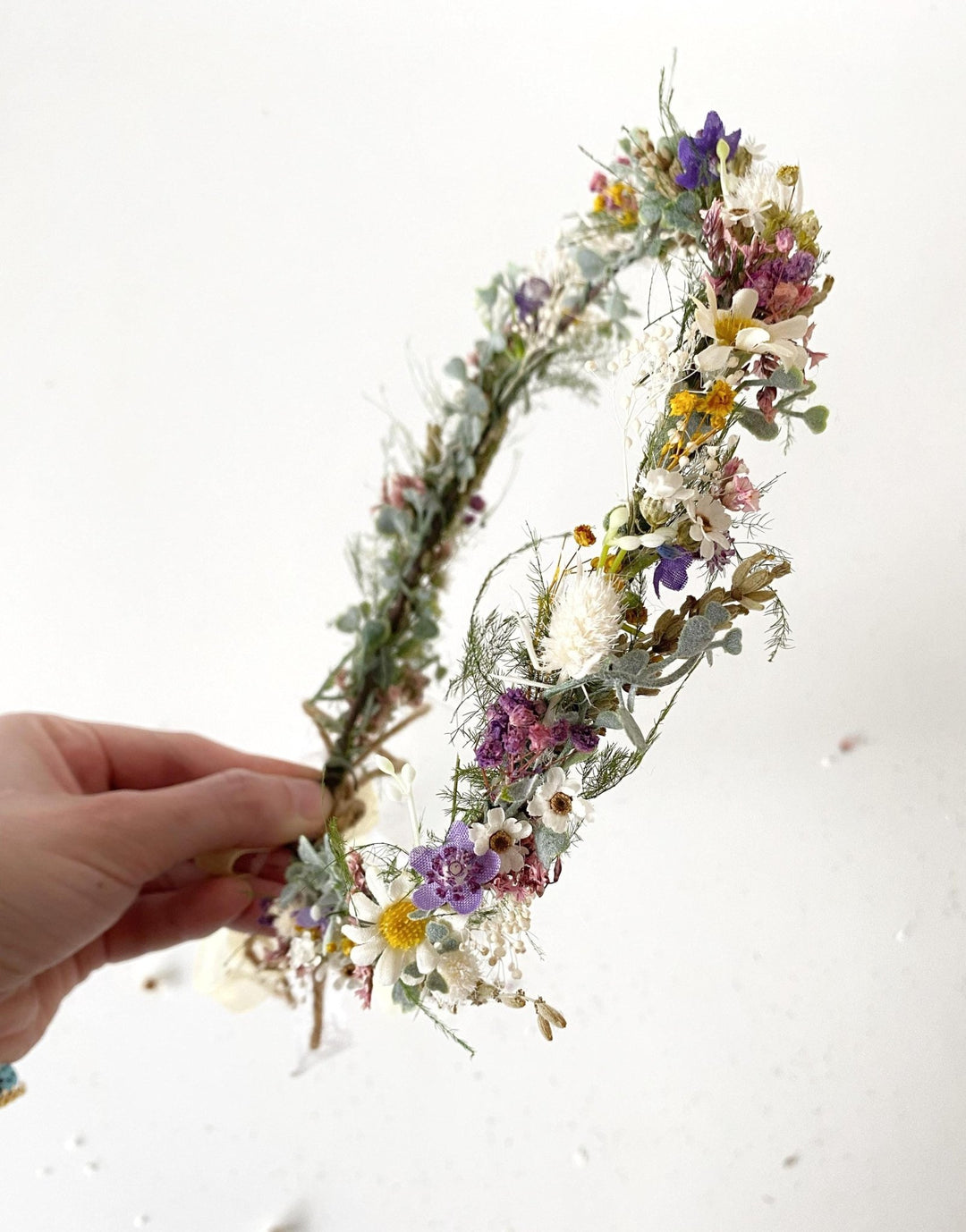 Daisy Flower Crown: Boho Garden Wedding Headpiece – handmade floral hair accessory by magaela