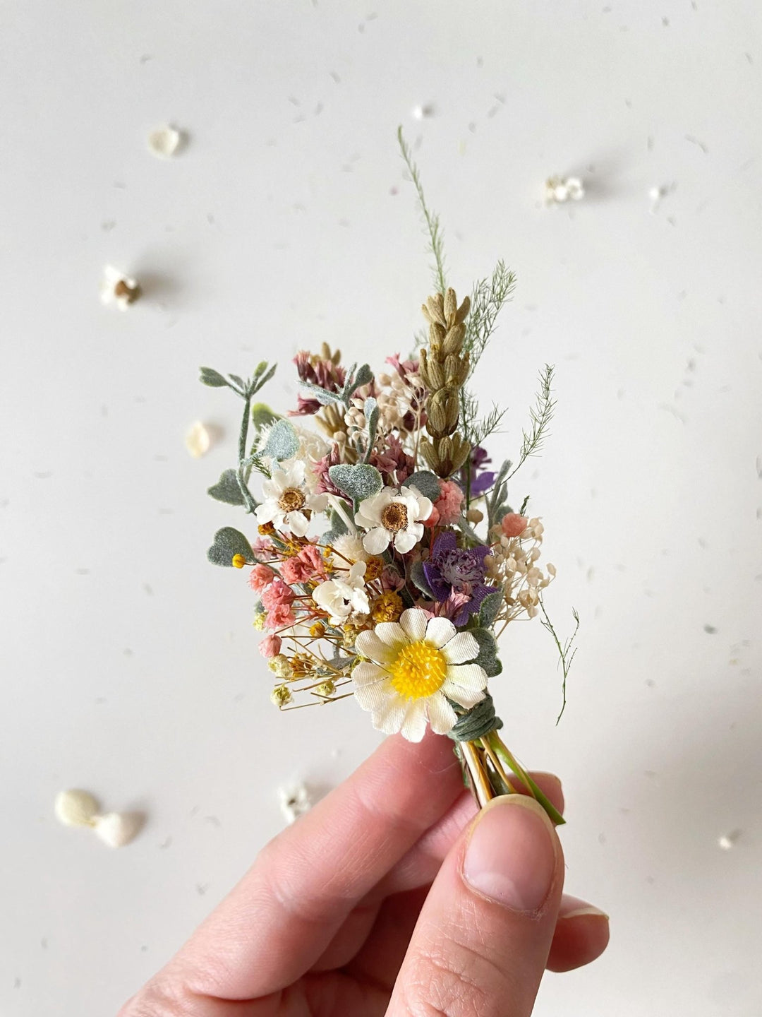 Meadow Flower Boutonniere: Colorful Wildflower Groom Corsage – handmade floral hair accessory by magaela