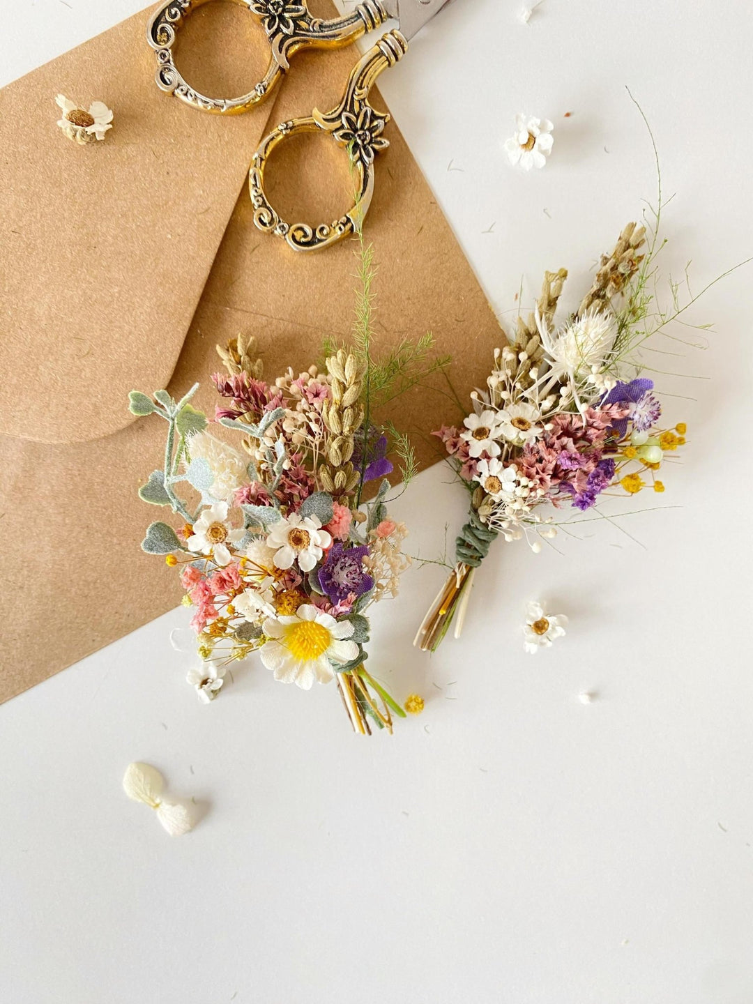 Meadow Flower Boutonniere: Colorful Wildflower Groom Corsage – handmade floral hair accessory by magaela