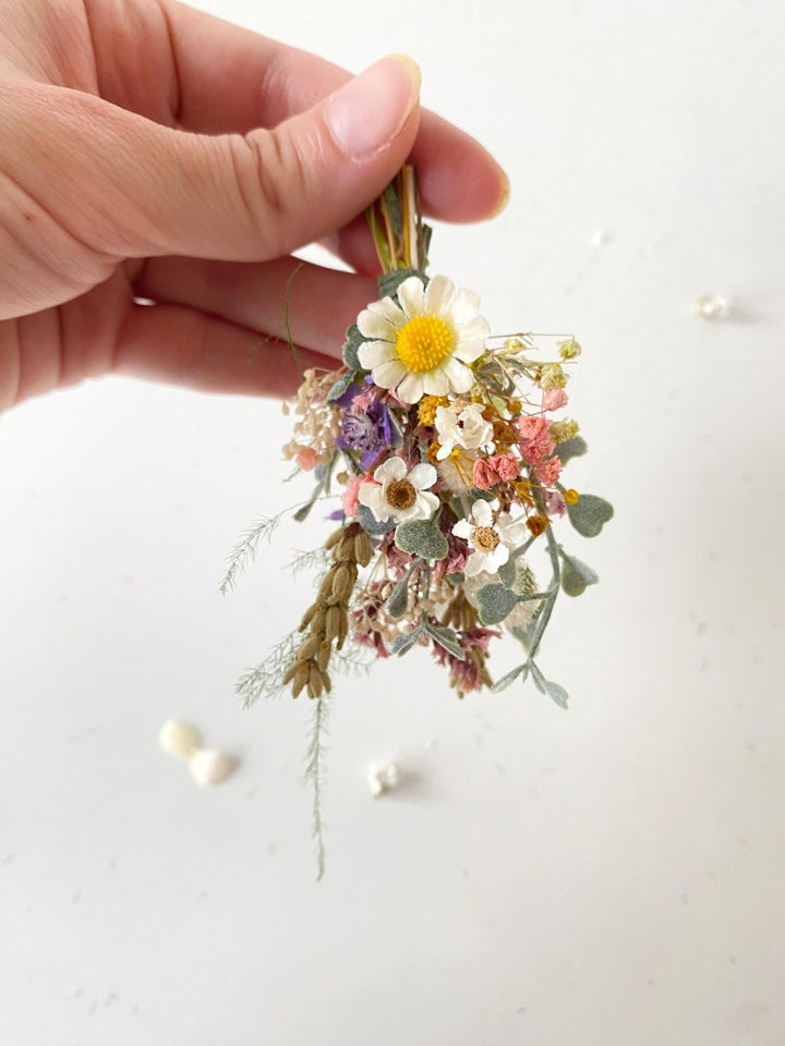 Meadow Flower Boutonniere: Colorful Wildflower Groom Corsage – handmade floral hair accessory by magaela