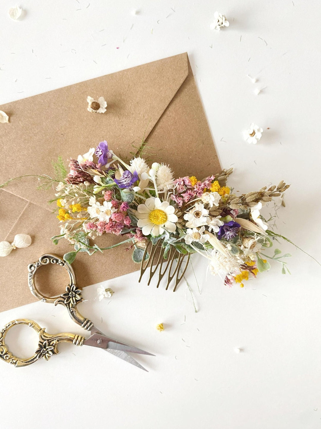 Wildflower Bridal Hair Comb – Meadow Daisy Hairpiece, Rustic Boho Wedding Hair Accessory – handmade floral hair accessory by magaela