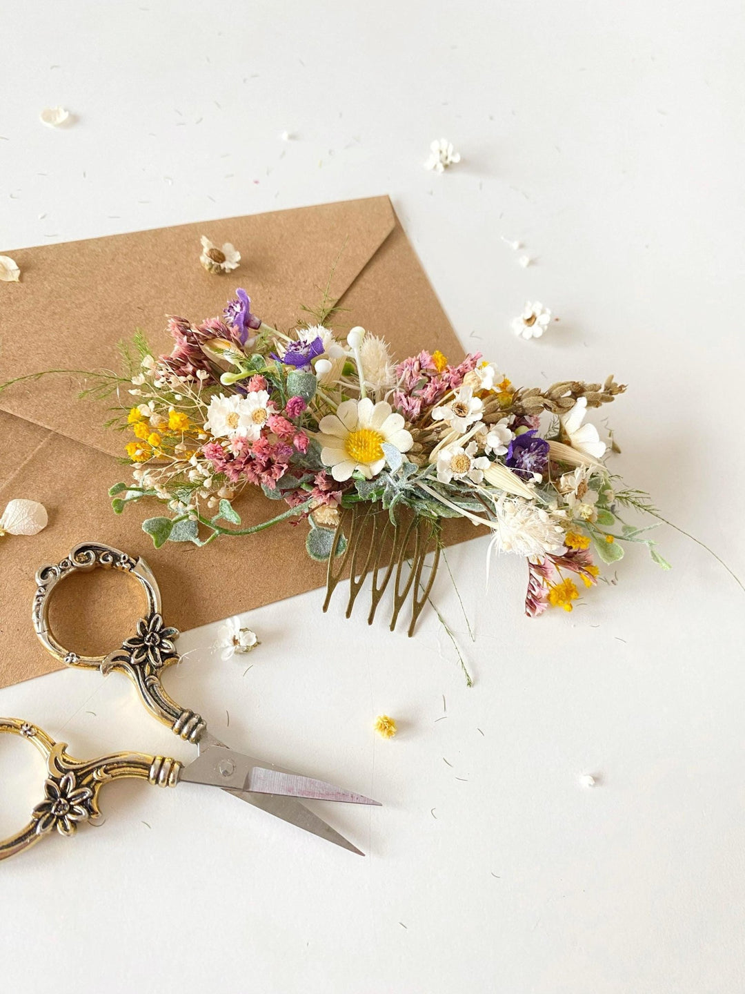 Wildflower Bridal Hair Comb – Meadow Daisy Hairpiece, Rustic Boho Wedding Hair Accessory – handmade floral hair accessory by magaela