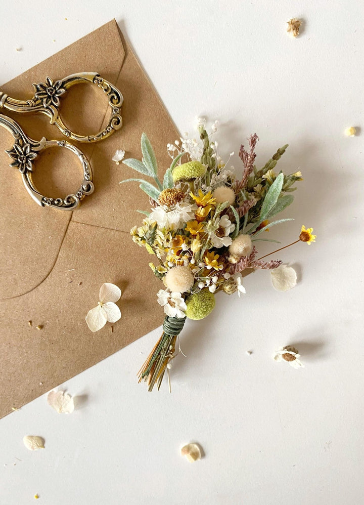 Rustic Flower Boutonniere: Natural Meadow Wedding Corsage – handmade floral hair accessory by magaela