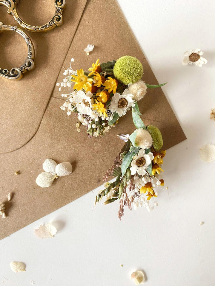 Rustic Wedding Flower Stud Earrings: Preserved Meadow Flowers – handmade floral hair accessory by magaela