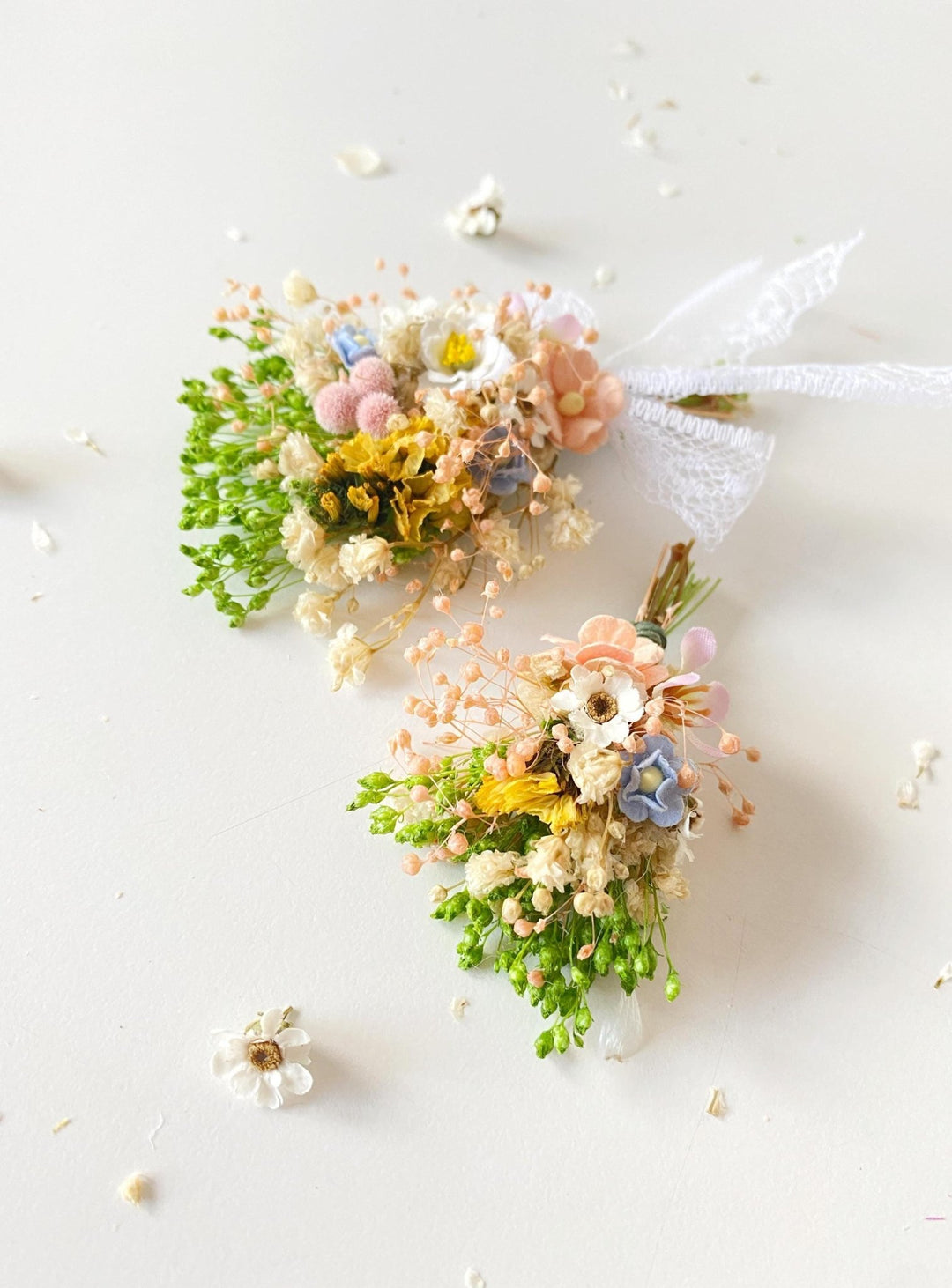 Meadow Flower Boutonniere: Colorful Pastel Wedding Corsage – handmade floral hair accessory by magaela